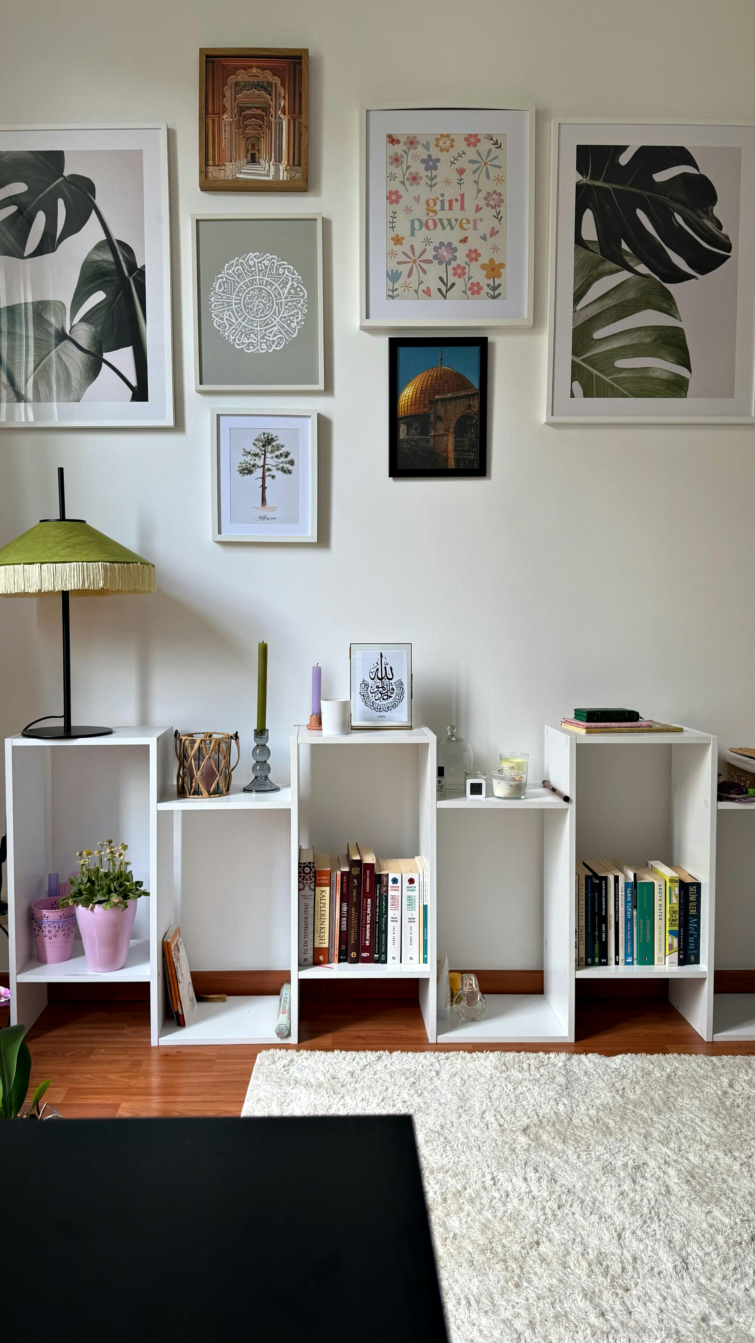 Miniature art decor in narrow bedroom